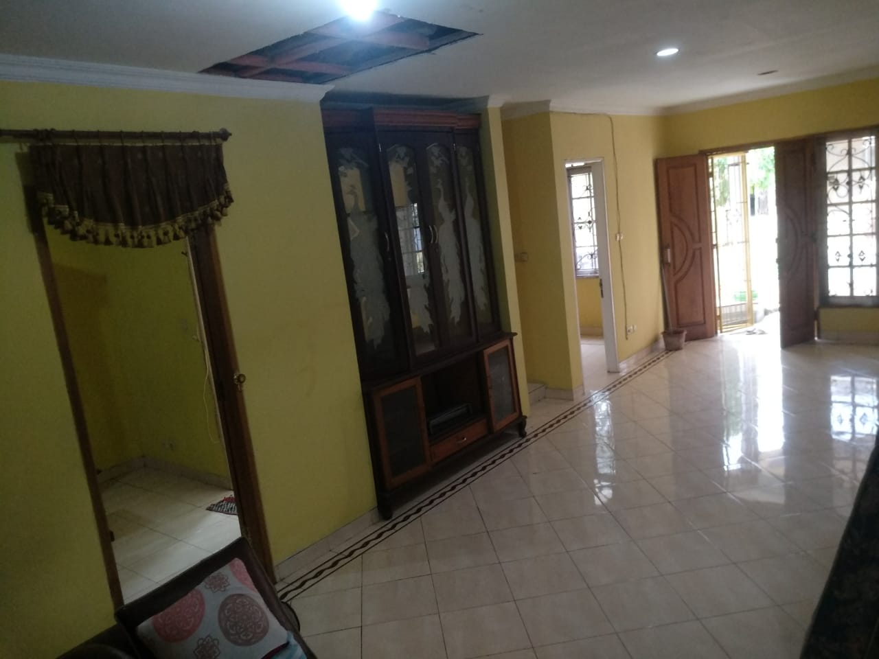 Rumah Disewakan Semi Furnished di Cluster Hawaii Lippo Cikarang